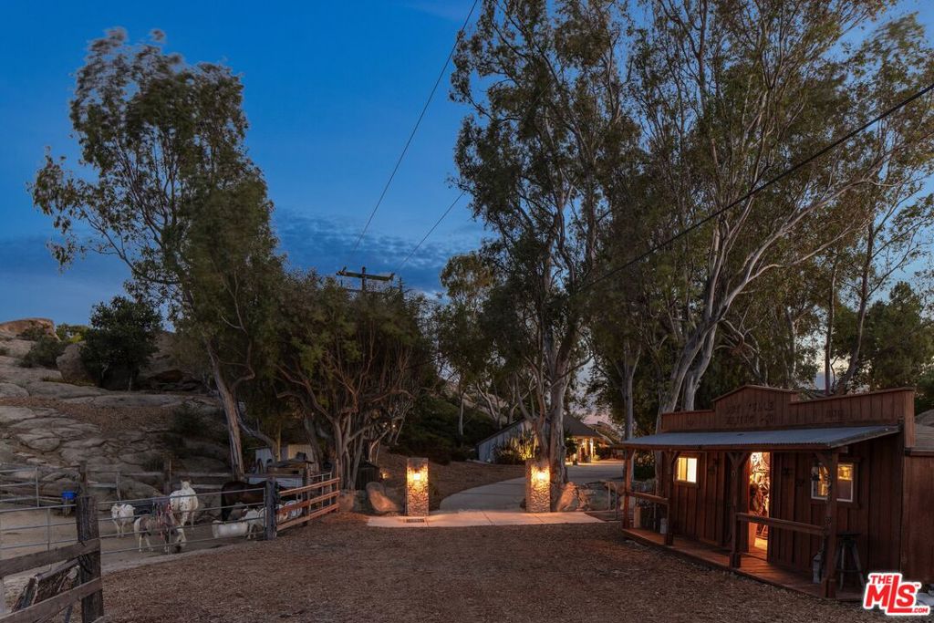 7336 Studio Road Property Photo 44