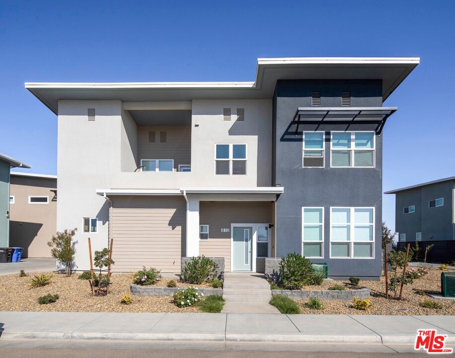 805 Ashwood Lane Property Photo 2