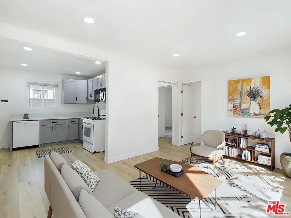 11812 S Main Street