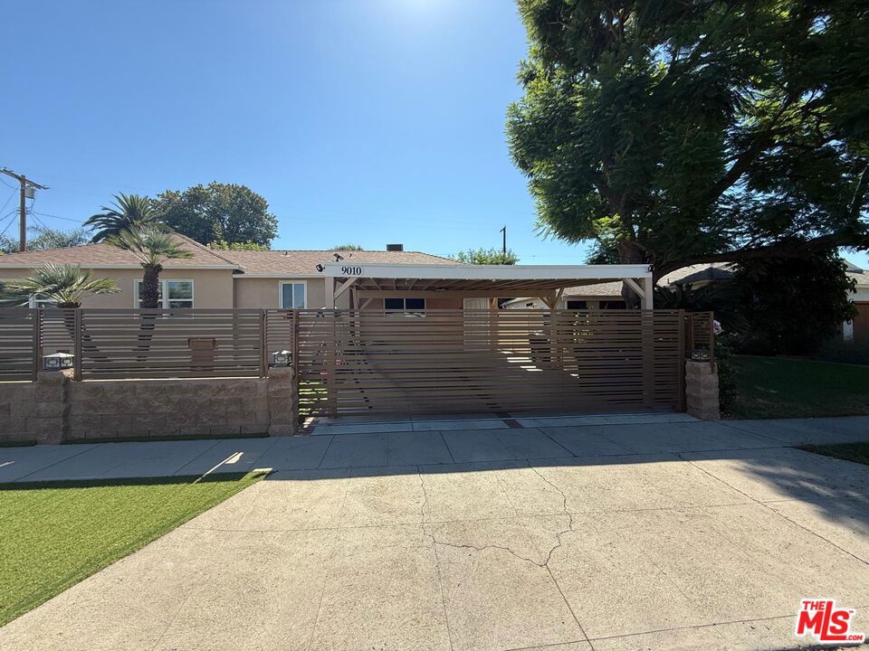 9012 Eames Avenue Property Photo 1