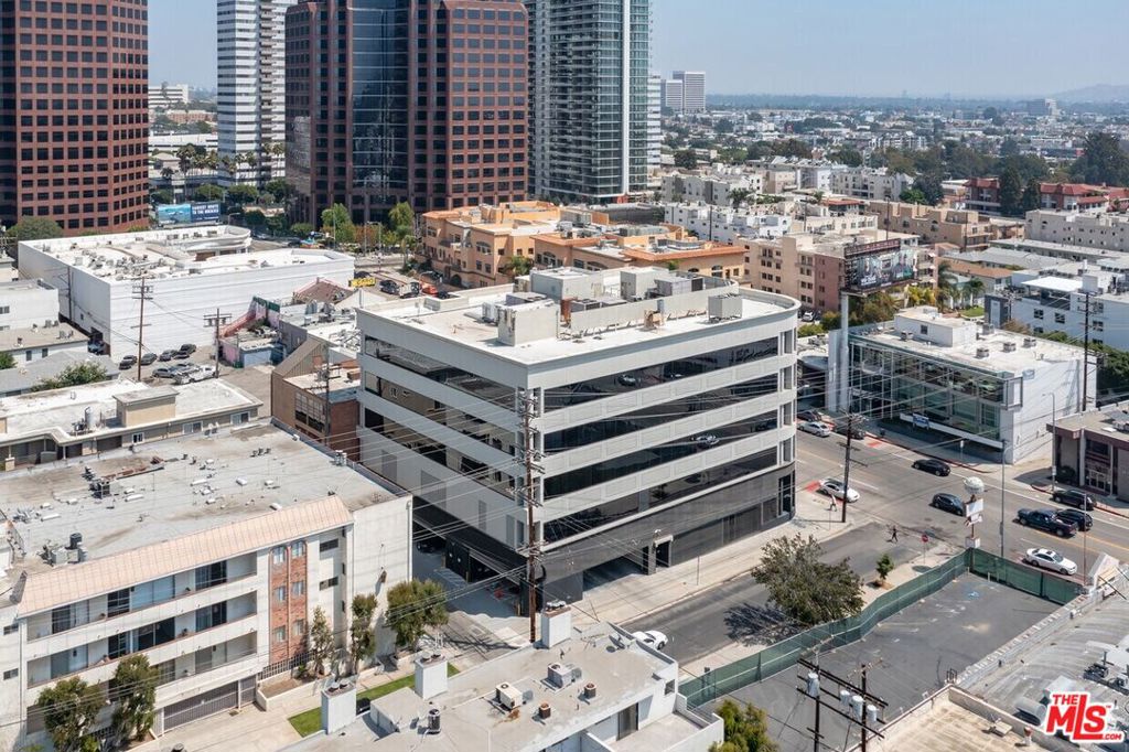 11859 Wilshire Boulevard 400 Property Photo 2