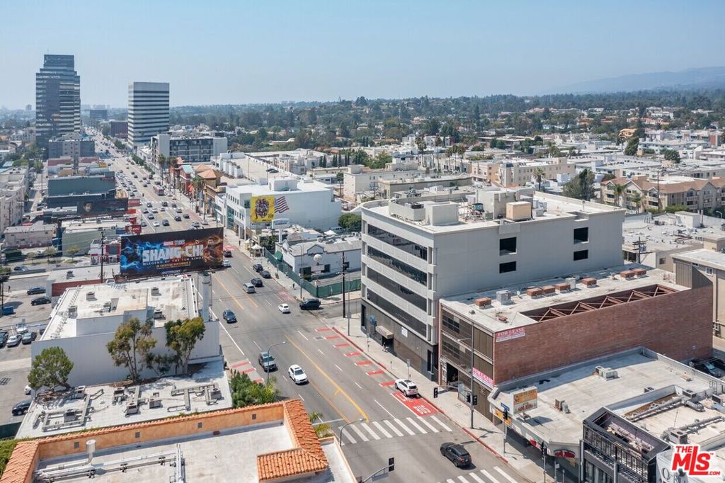 11859 Wilshire Boulevard 400 Property Photo 3