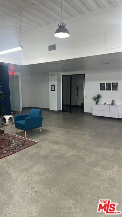 11859 Wilshire Boulevard 400 Property Photo 9