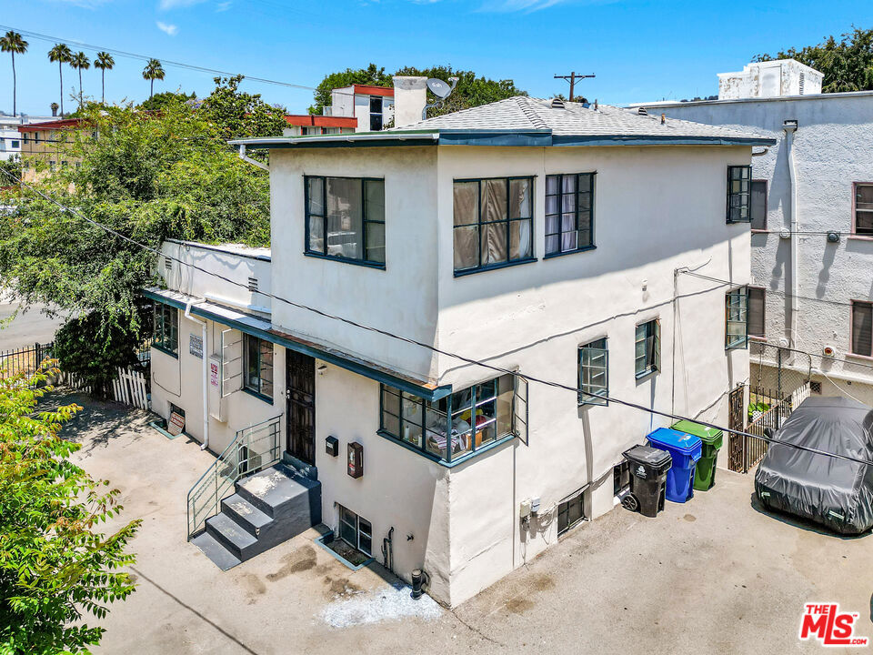 4412 Lockwood Avenue Property Photo 4