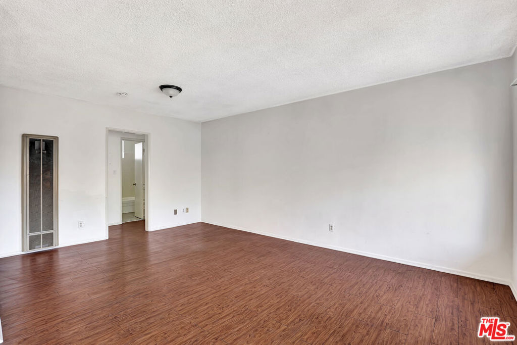 4412 Lockwood Avenue Property Photo 6