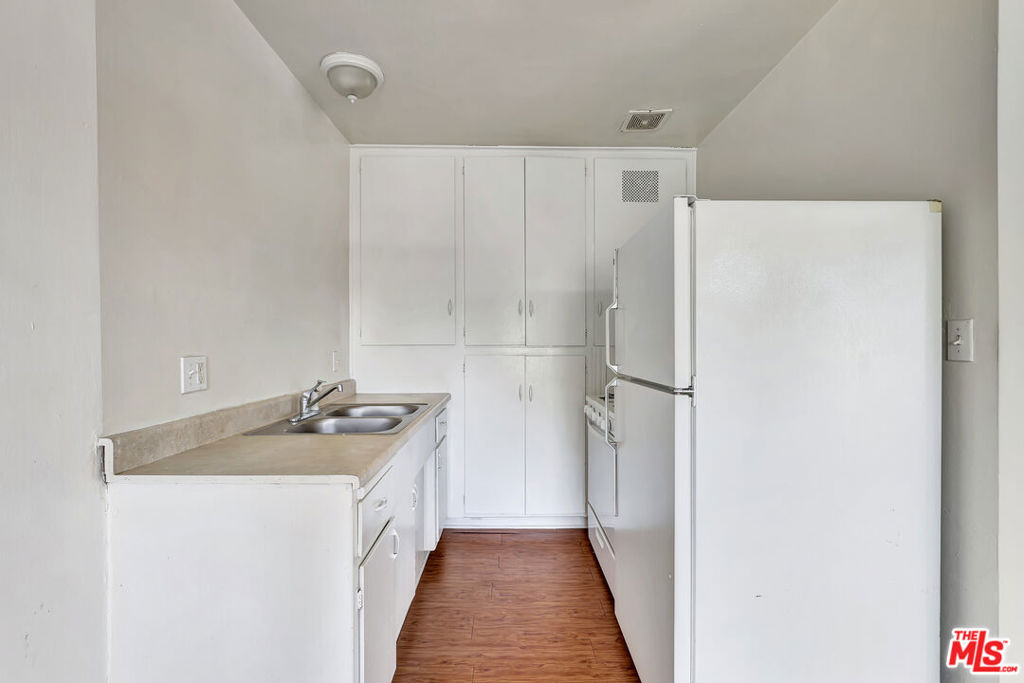 4412 Lockwood Avenue Property Photo 7