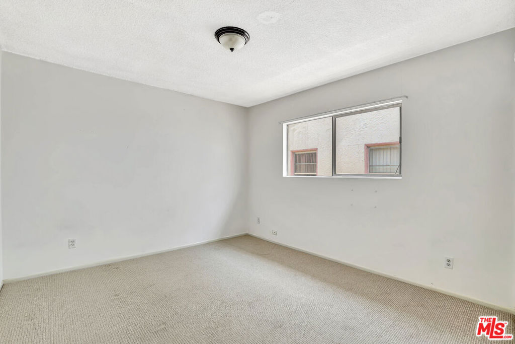 4412 Lockwood Avenue Property Photo 10