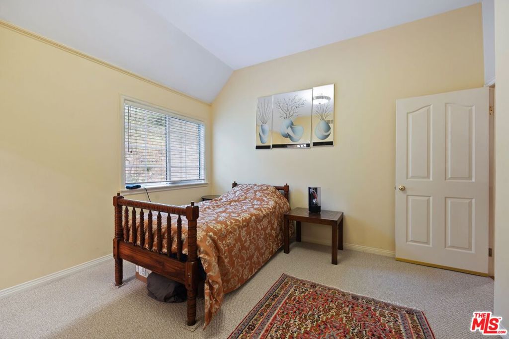 2431 Benedict Canyon Drive Property Photo 41