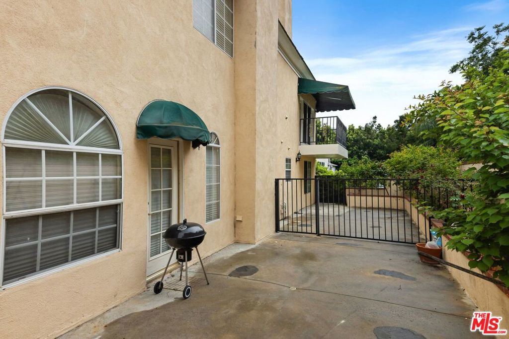 2431 Benedict Canyon Drive Property Photo 56