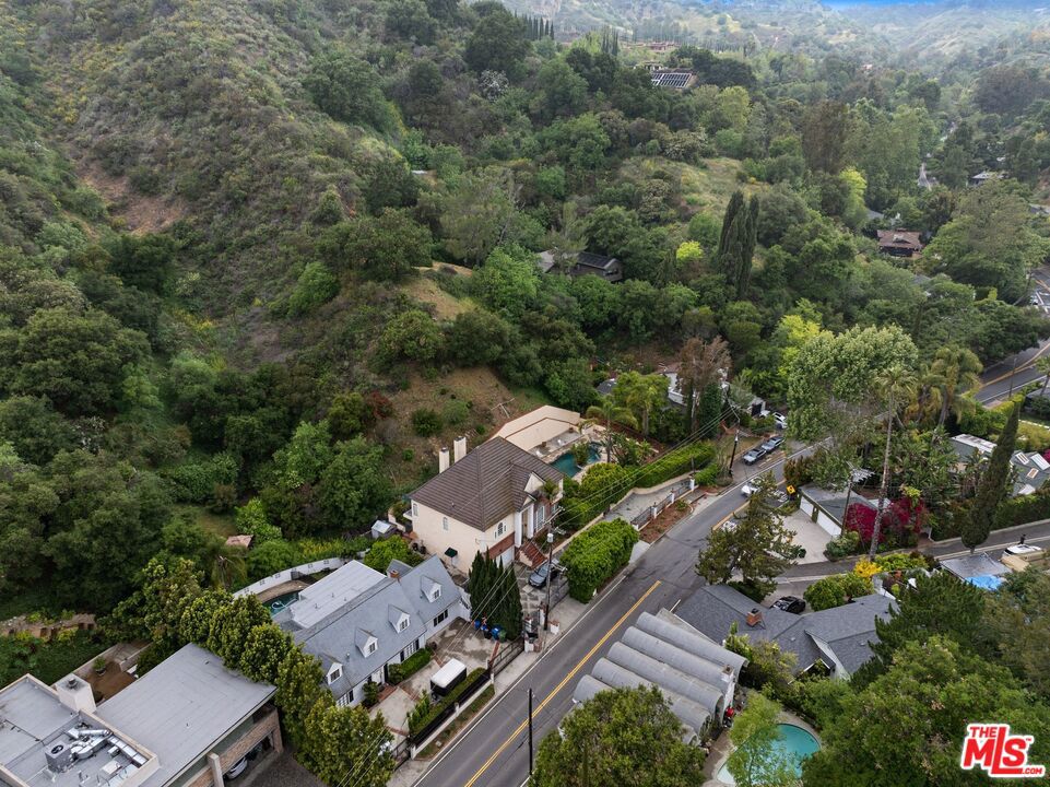 2431 Benedict Canyon Drive Property Photo 61