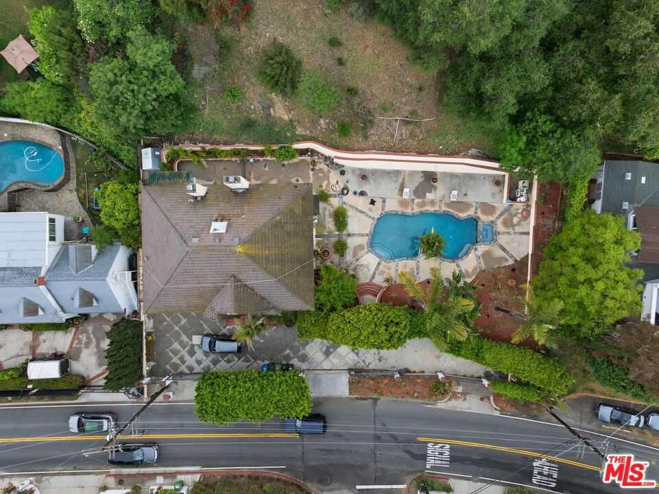 2431 Benedict Canyon Drive Property Photo 64
