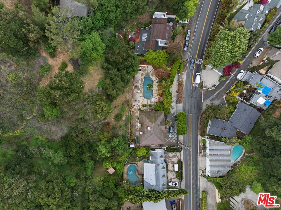 2431 Benedict Canyon Drive Property Photo 65
