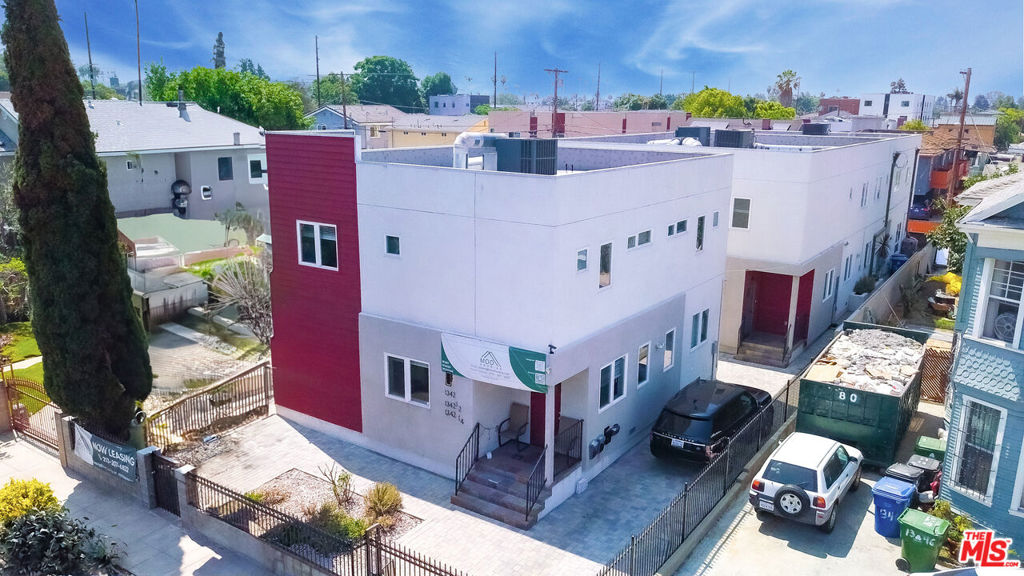1340 W 37th Street Property Photo