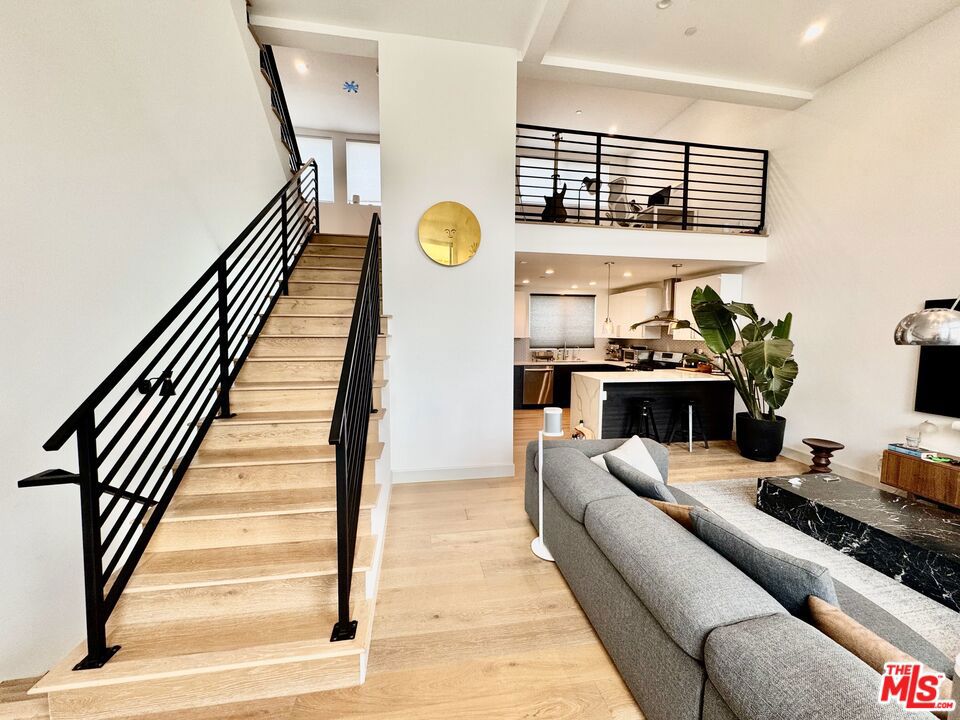 2406 Glendale Court