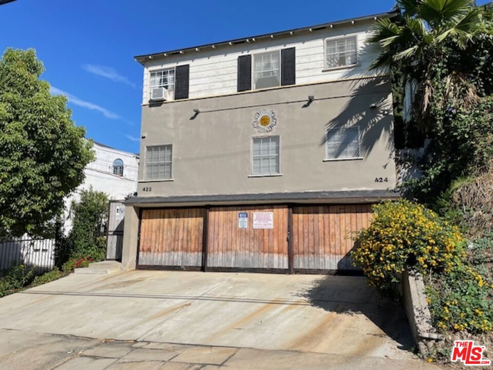 422 S Coronado Street Property Photo 1
