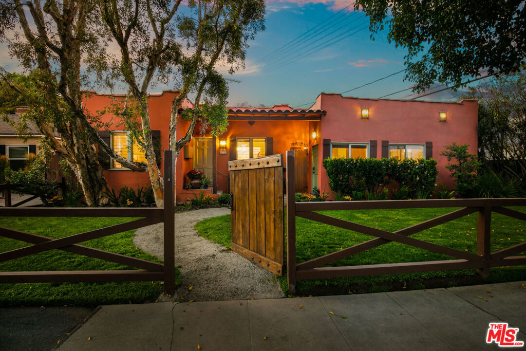 10721 Aqua Vista Property Photo 1
