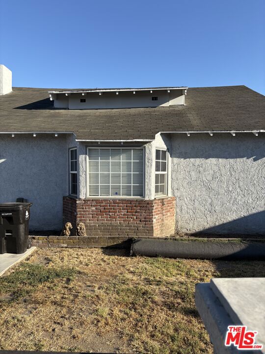 1110 W Vernon Avenue Property Photo 1