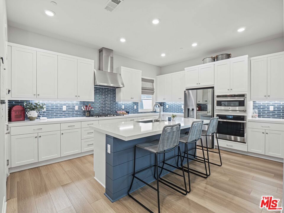 27717 Knoll View Place Property Photo 1