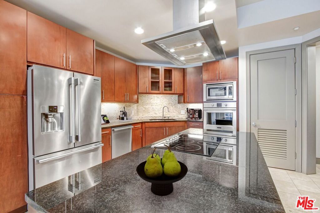 10710 Wilshire Boulevard 706 Property Photo 1