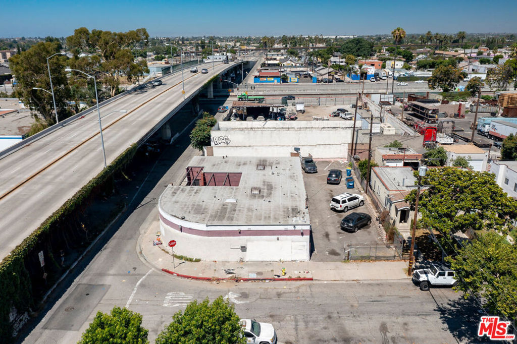 325 E Rosecrans Avenue Property Photo 7