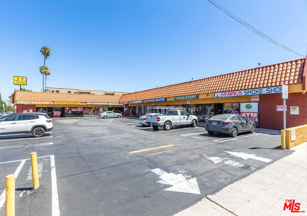 6104 Reseda Boulevard 6104 Property Photo 2