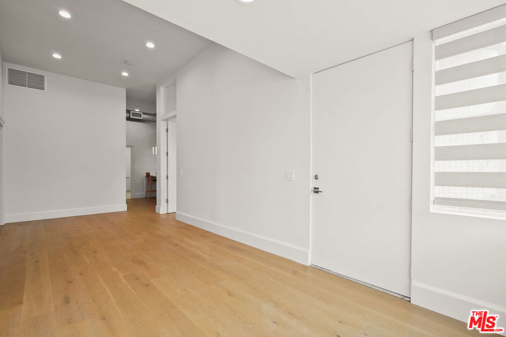 215 Windward Avenue Property Photo 15