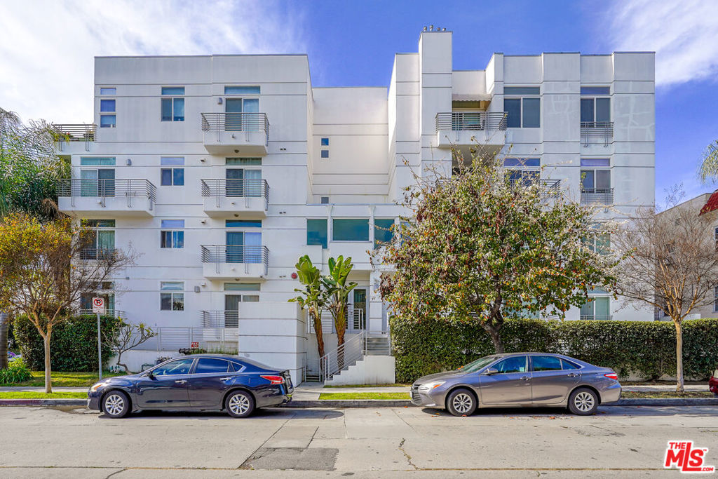 401 N Serrano Avenue 305 Property Photo 1