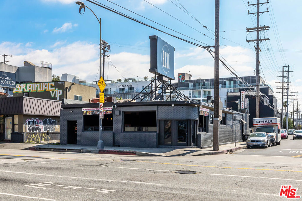 13484 W Washington Boulevard Property Photo 1