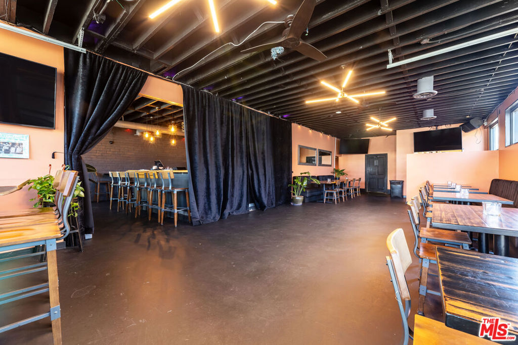 13484 W Washington Boulevard Property Photo 6