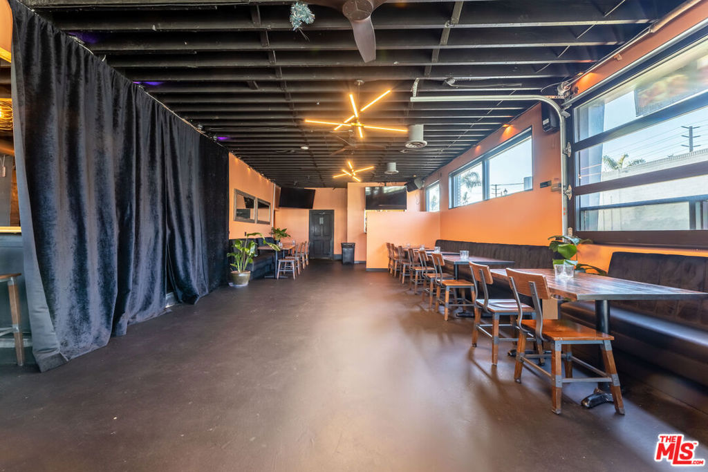 13484 W Washington Boulevard Property Photo 7