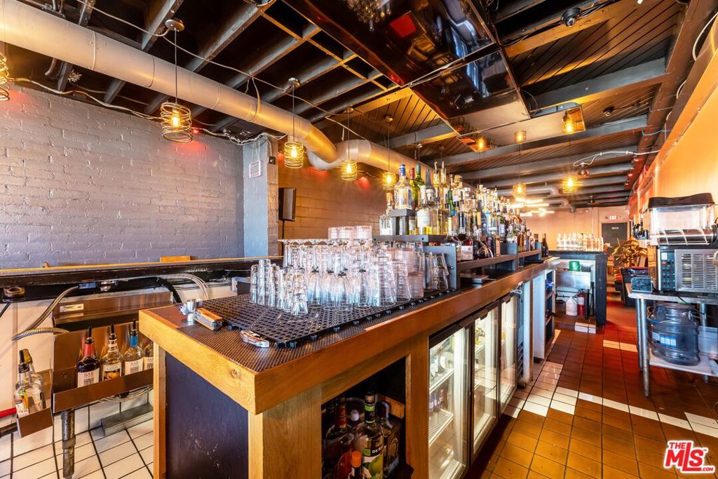 13484 W Washington Boulevard Property Photo 11