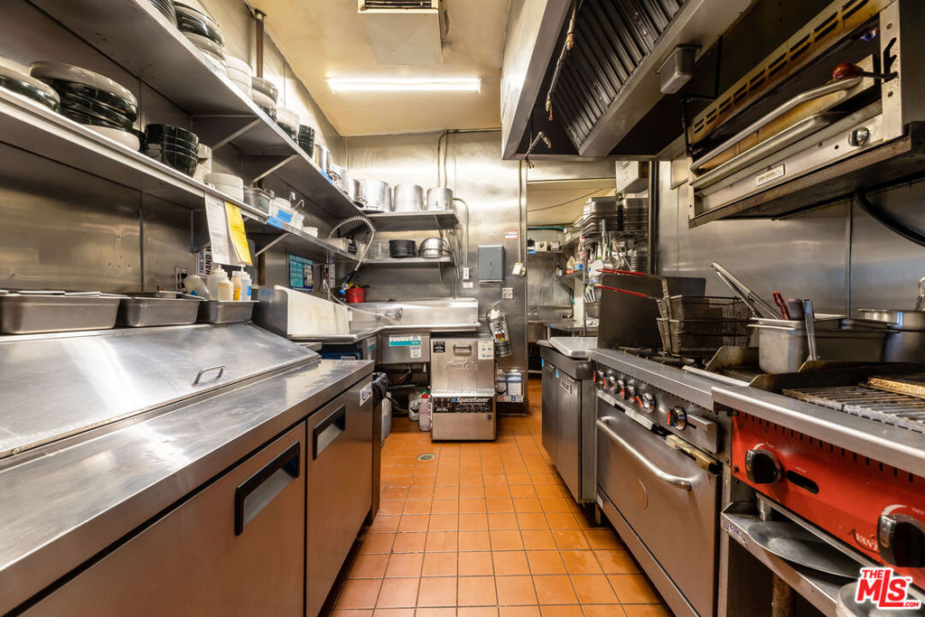 13484 W Washington Boulevard Property Photo 16