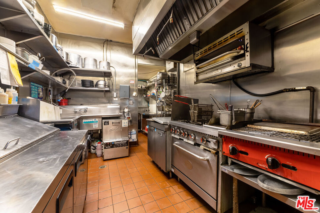 13484 W Washington Boulevard Property Photo 18