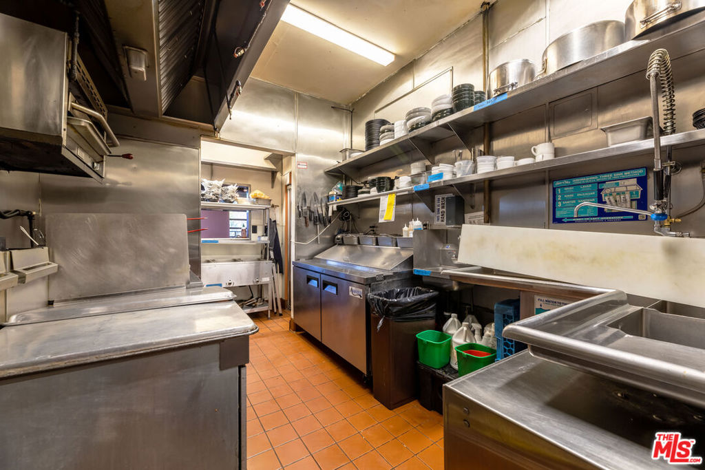 13484 W Washington Boulevard Property Photo 21