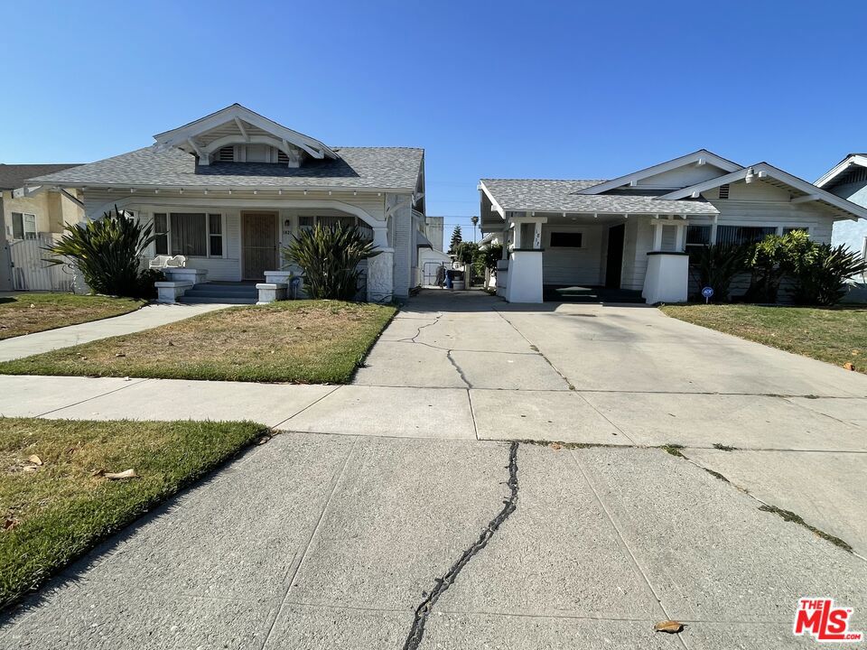 1821 Middleton Place Property Photo 1