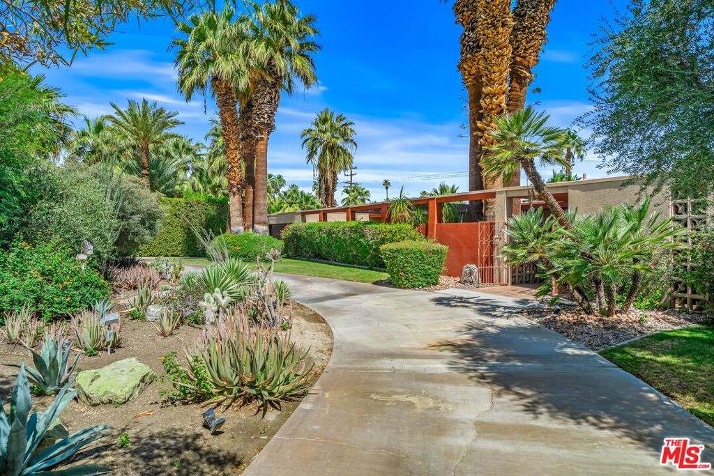74550 Old Prospector Trail Property Photo 2