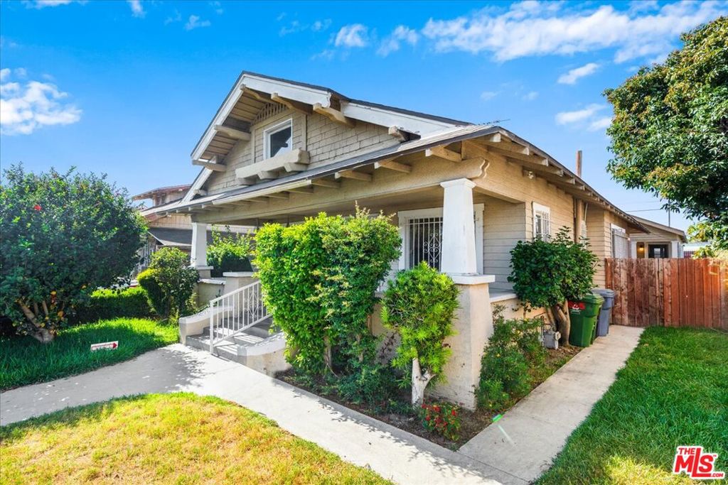 1625 W 55th Street Property Photo 1