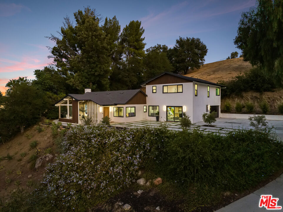 9425 Gierson Avenue Property Photo 1