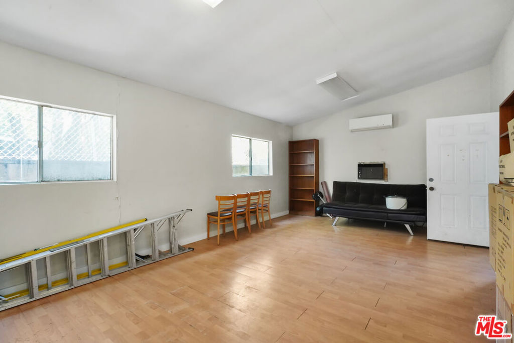 317 W Palmer Avenue Property Photo 40