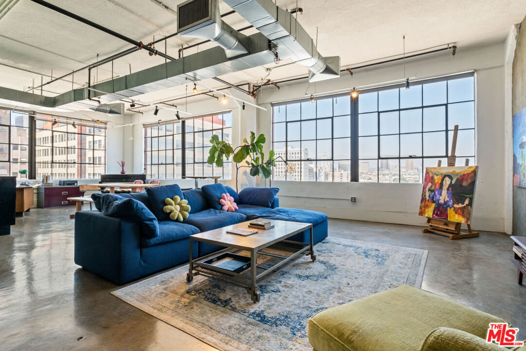 315 E 8th Street 801