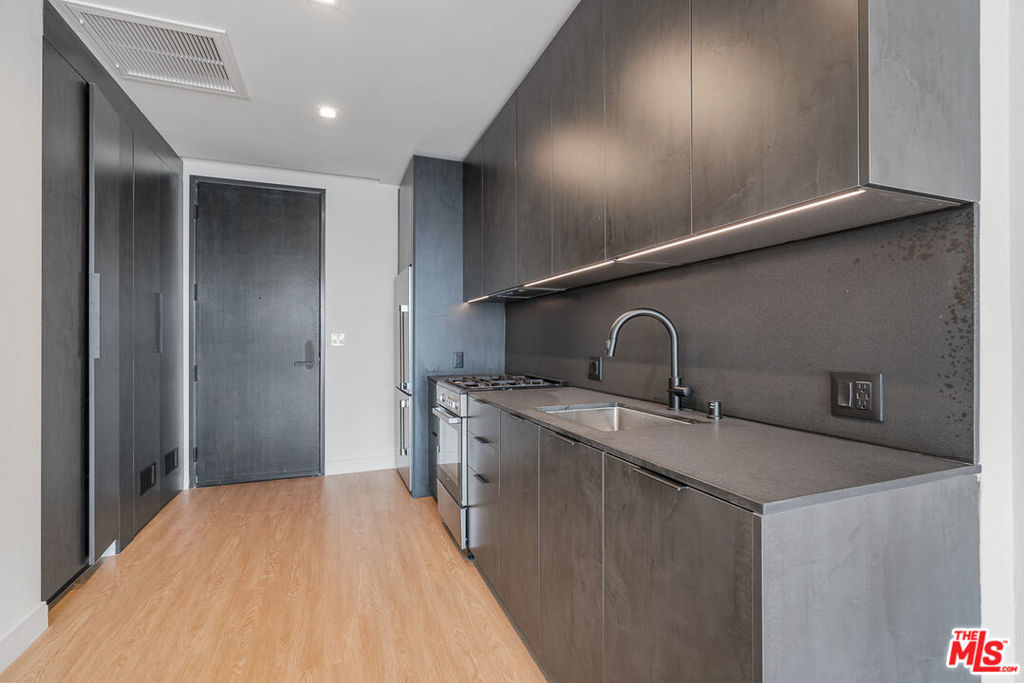 3688 Overland Avenue 722 Property Photo 3