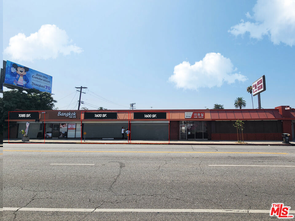 4416 Beverly Boulevard Property Photo 1