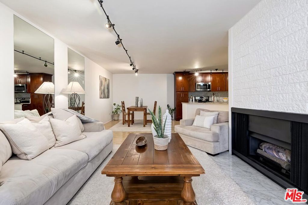 421 S La Fayette Park Place 514