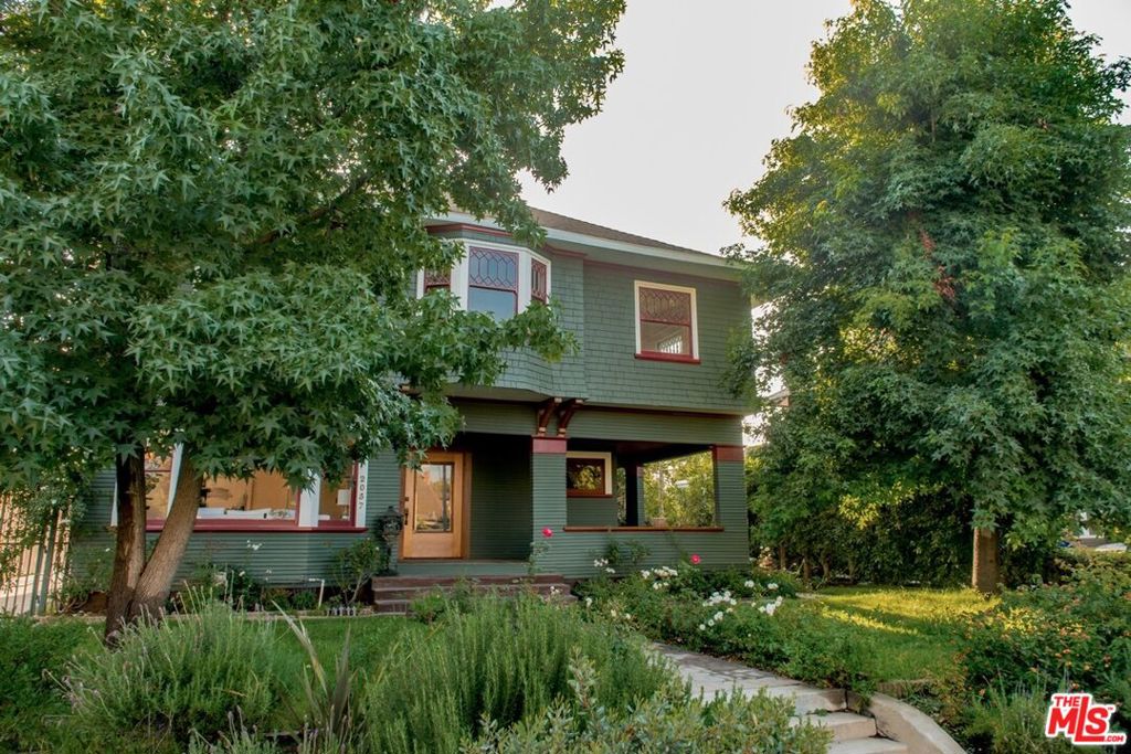 2057 S Oxford Avenue Property Photo 1