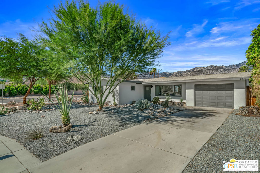 2225 Marguerite Street Property Photo 1