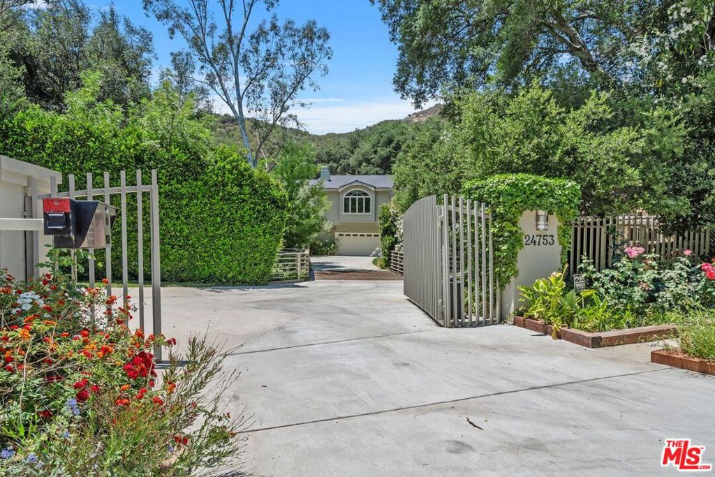 24753 Mulholland Highway Property Photo 1