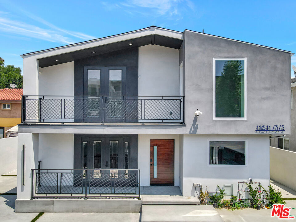 11611 Burbank Boulevard Property Photo 2