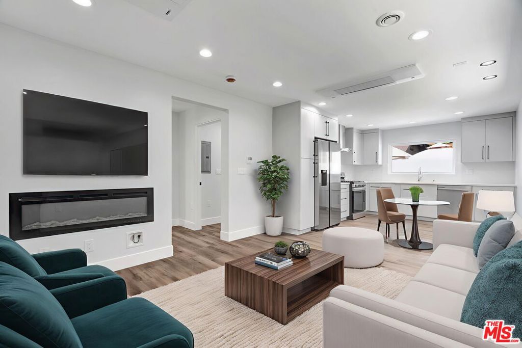 11611 Burbank Boulevard Property Photo 6