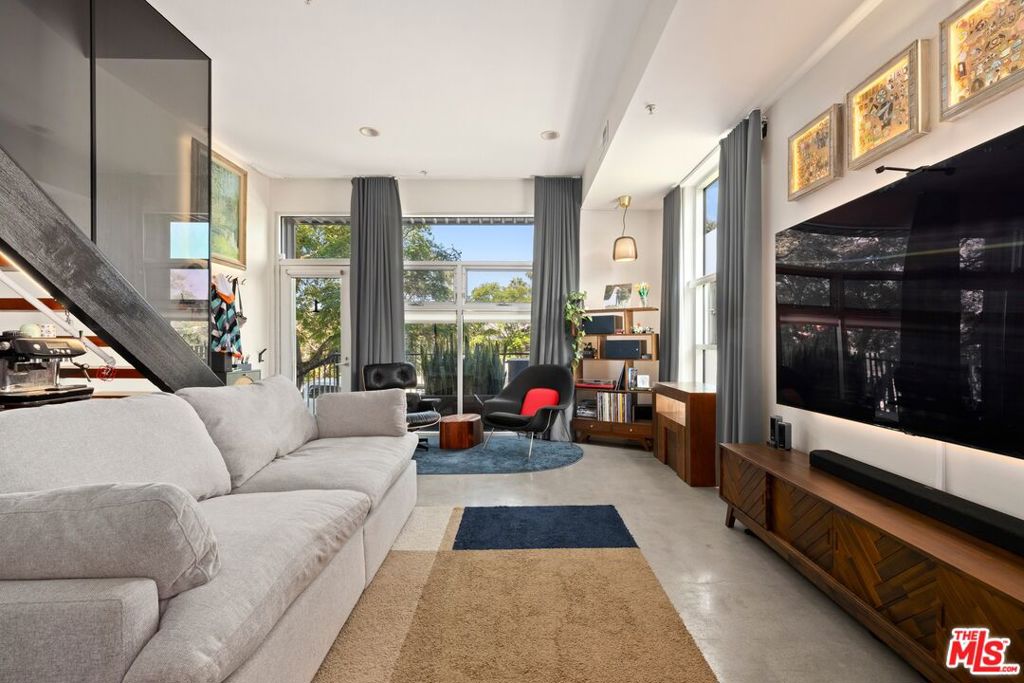 140 S Gramercy Place 1 Property Photo 1