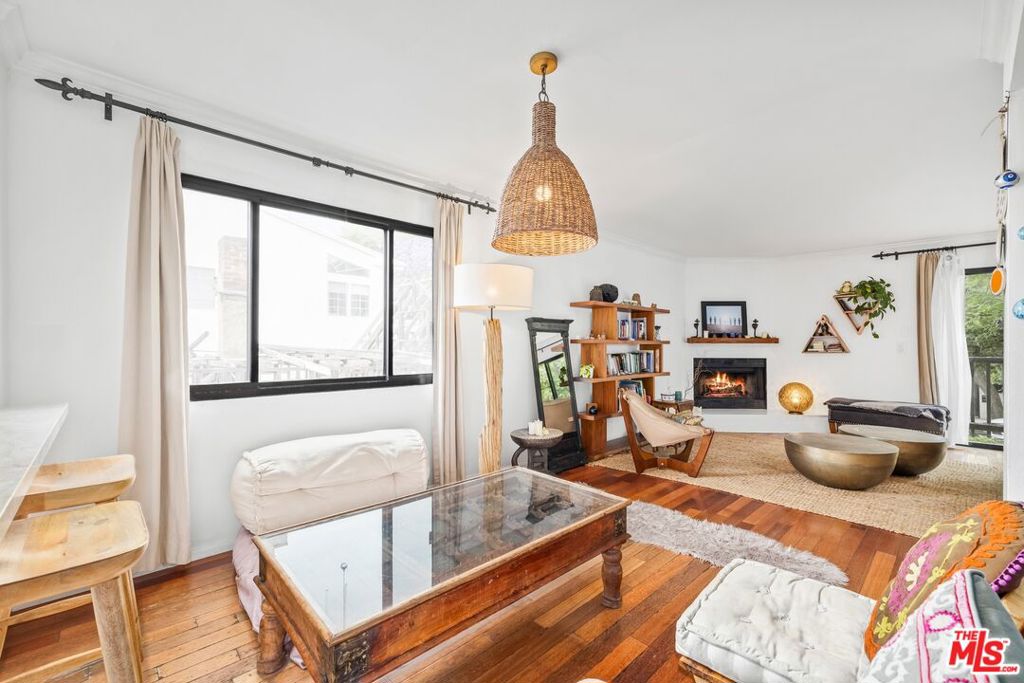 2412 Ocean Avenue 4 Property Photo 6